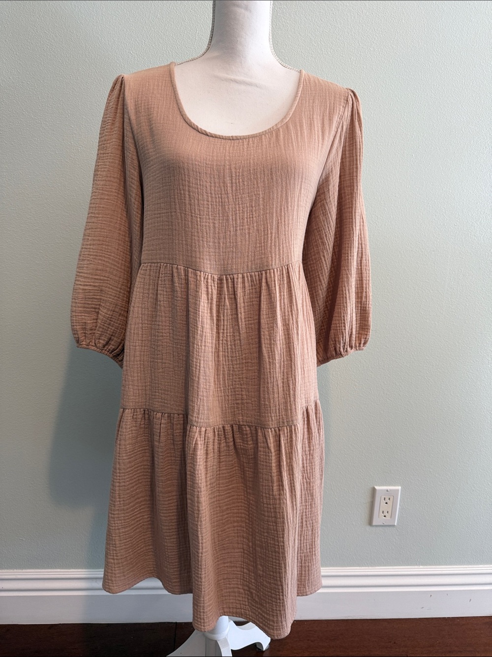 WOMENS NO LESS THEN  Scoop Neck Tiered Dress in Dusty Rose ptp22